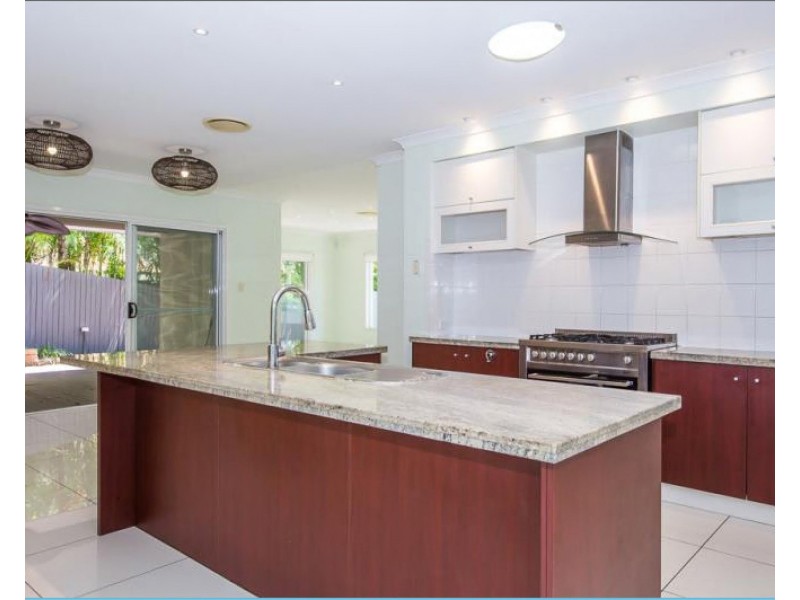 4 Kurrajong Place, Bridgeman Downs QLD 4035