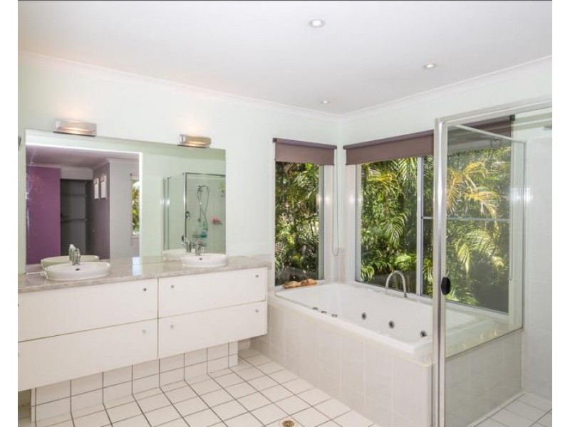 4 Kurrajong Place, Bridgeman Downs QLD 4035