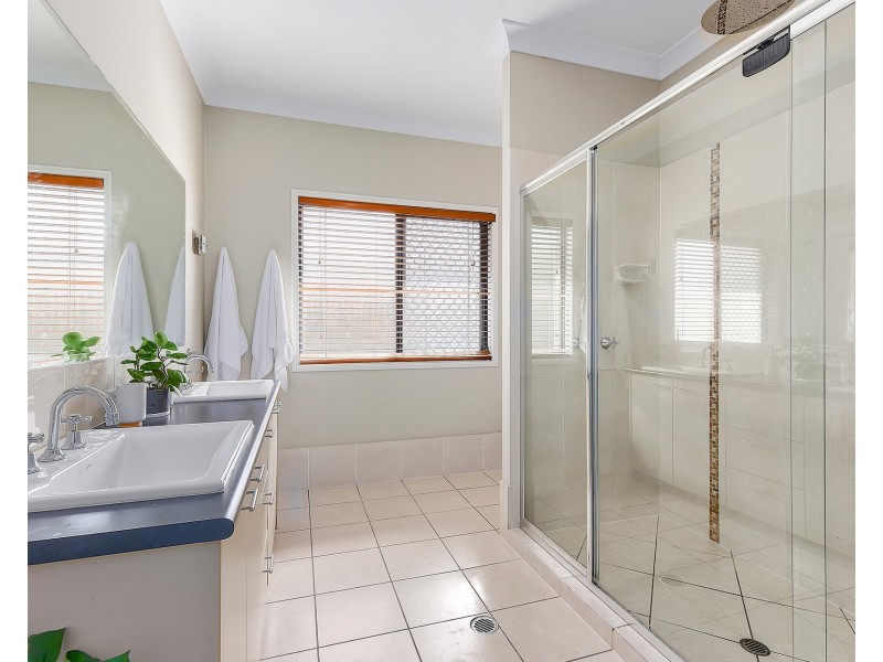 15 Huon Street, Narangba QLD 4504
