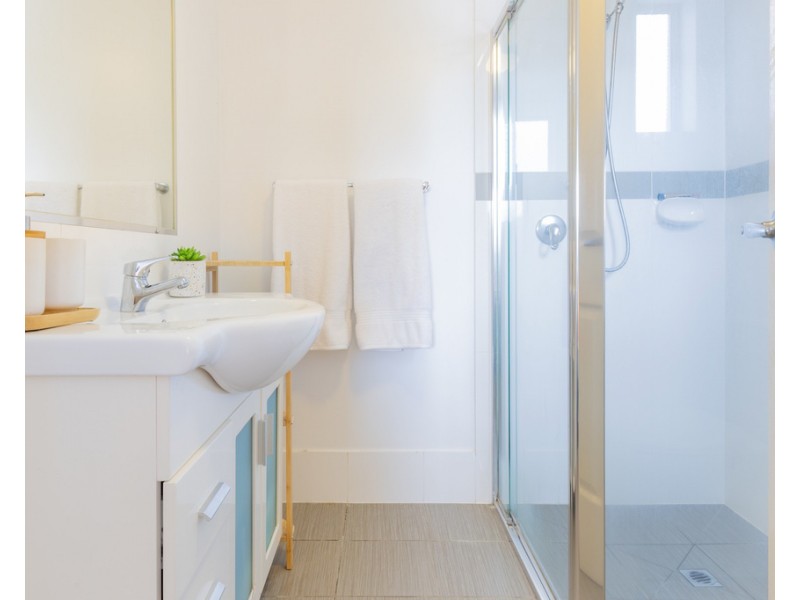 4/215 Pickering Street, Enoggera QLD 4051