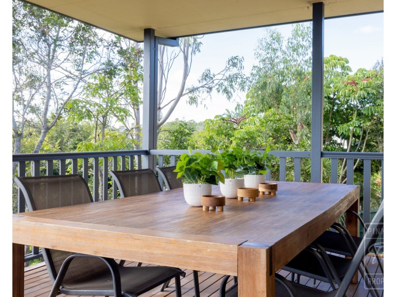 10 Palmer Close, Brookfield QLD 4069