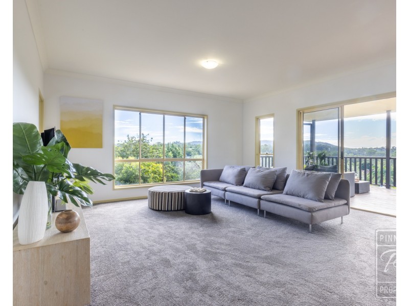 10 Palmer Close, Brookfield QLD 4069