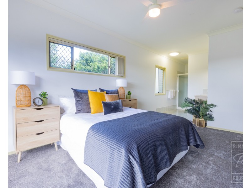 10 Palmer Close, Brookfield QLD 4069