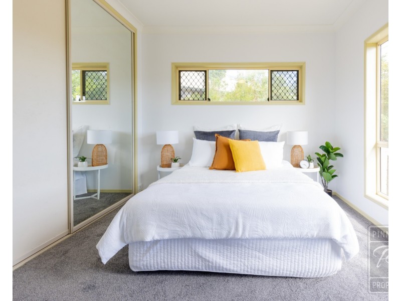 10 Palmer Close, Brookfield QLD 4069