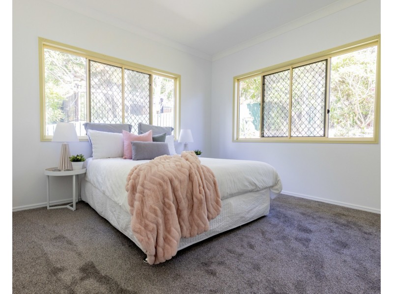 10 Palmer Close, Brookfield QLD 4069