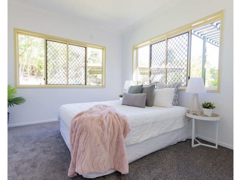 10 Palmer Close, Brookfield QLD 4069