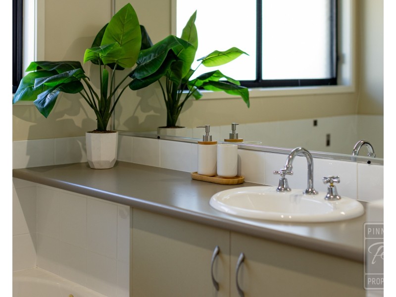 2 Gumnut Close, Lota QLD 4179