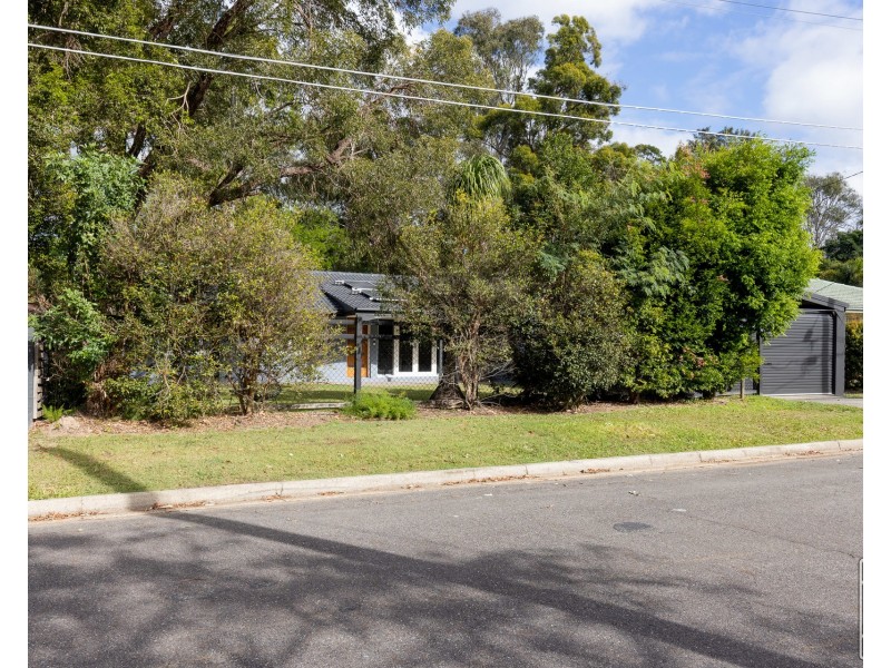 6 Fortrose Street, Kenmore QLD 4069