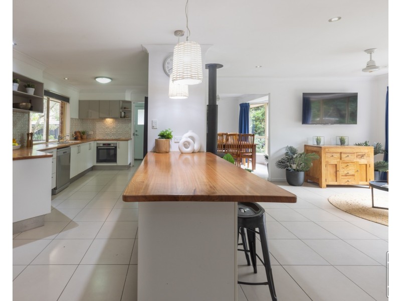 99 Weekes Road, Moggill QLD 4070