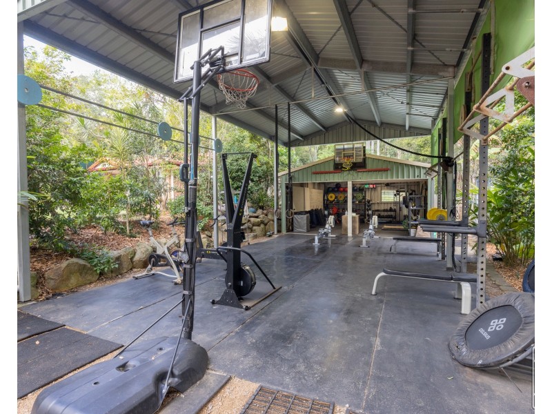 99 Weekes Road, Moggill QLD 4070