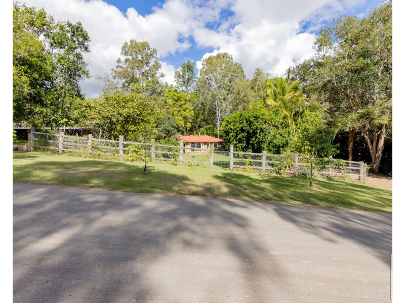 99 Weekes Road, Moggill QLD 4070