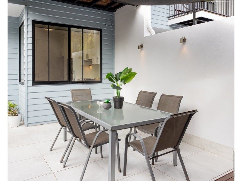 3/96 Railway Parade, Norman Park QLD 4170