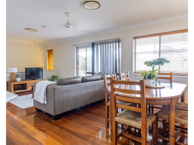 1 Ara Street, Camp Hill QLD 4152