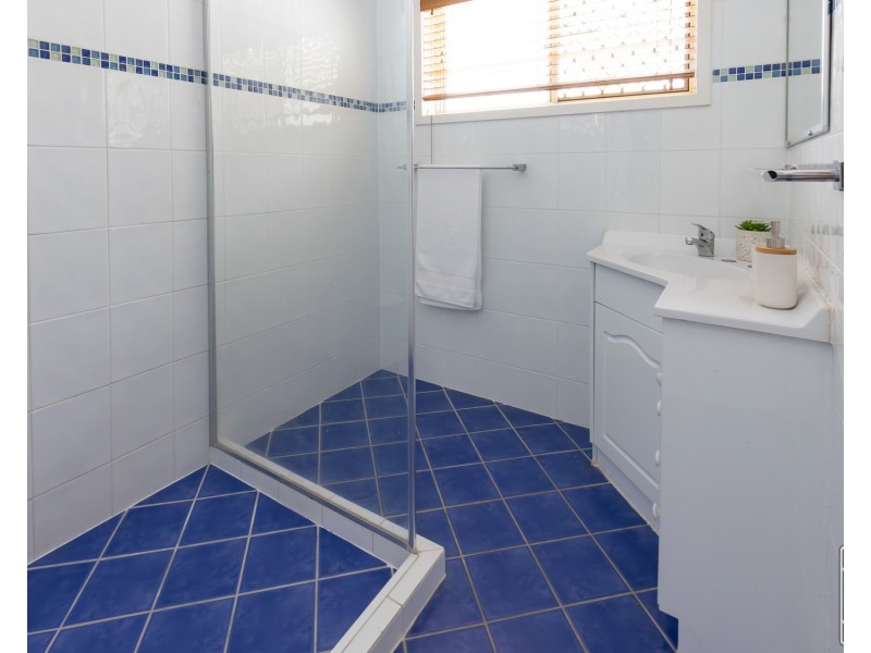 1 Ara Street, Camp Hill QLD 4152