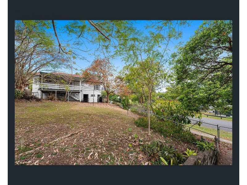 17 Nestor Avenue, Bardon QLD 4065