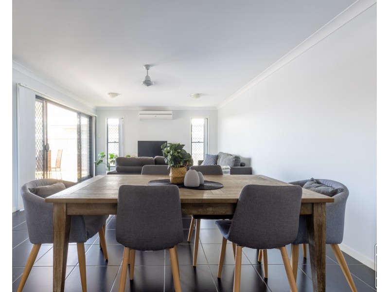 11 Fun Close, Bridgeman Downs QLD 4035