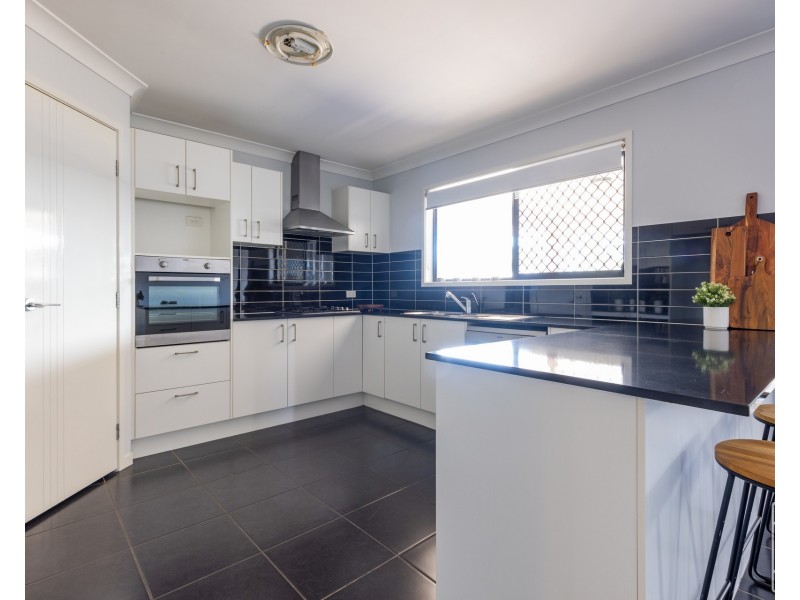 11 Fun Close, Bridgeman Downs QLD 4035