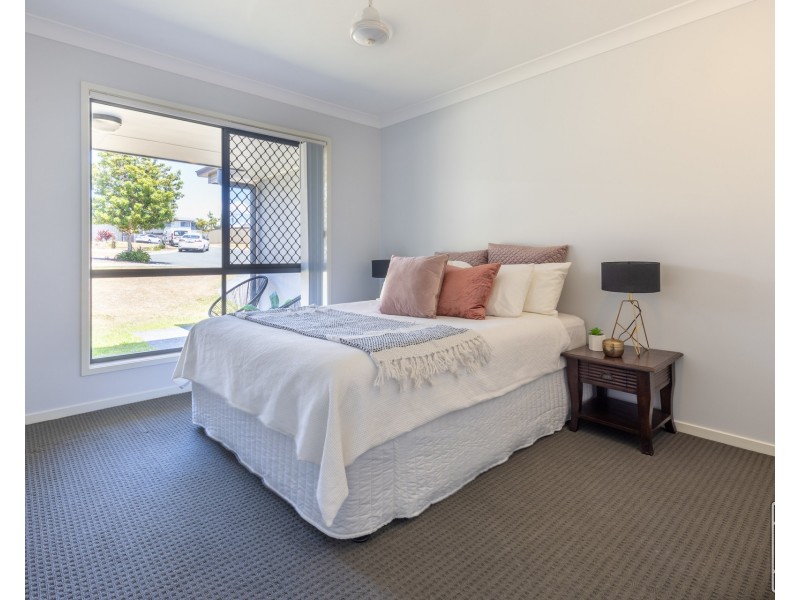 11 Fun Close, Bridgeman Downs QLD 4035