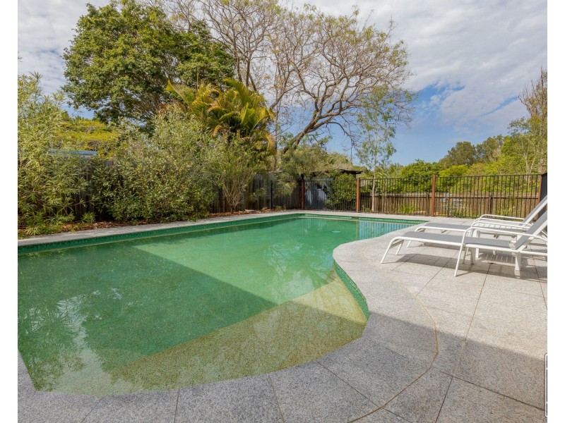 4 Fortrose Street, Kenmore QLD 4069