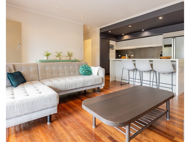 4 Fortrose Street, Kenmore QLD 4069