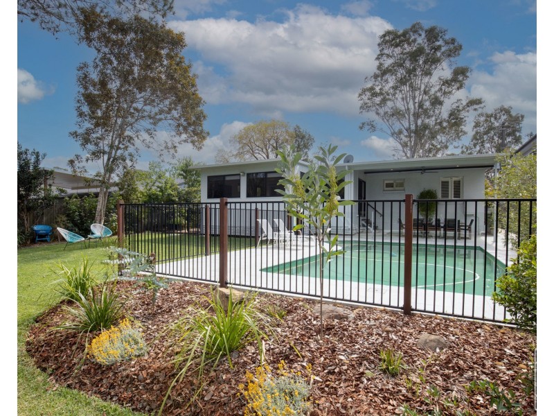 4 Fortrose Street, Kenmore QLD 4069
