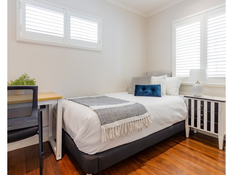 4 Fortrose Street, Kenmore QLD 4069