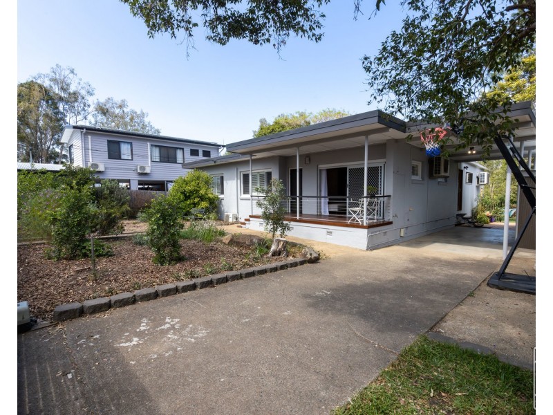 4 Fortrose Street, Kenmore QLD 4069
