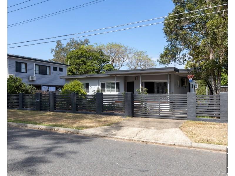 4 Fortrose Street, Kenmore QLD 4069
