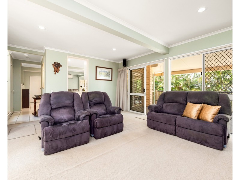 32 Mirbelia Street, Kenmore Hills QLD 4069