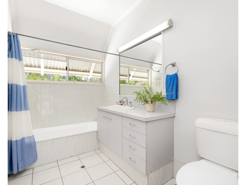 32 Mirbelia Street, Kenmore Hills QLD 4069