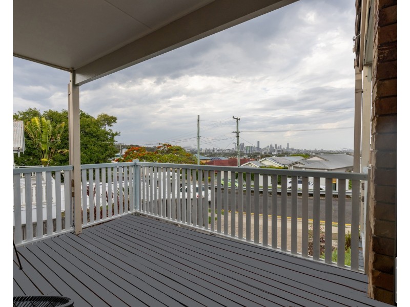 52 Nicholson Street, Greenslopes QLD 4120