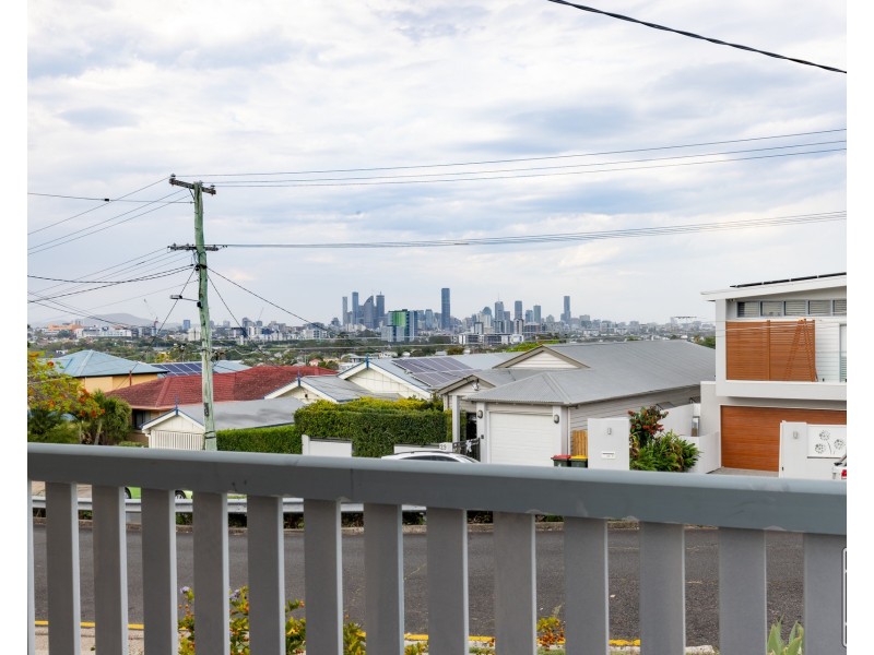 52 Nicholson Street, Greenslopes QLD 4120