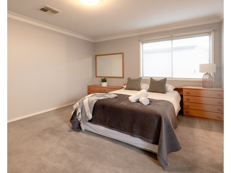 52 Nicholson Street, Greenslopes QLD 4120