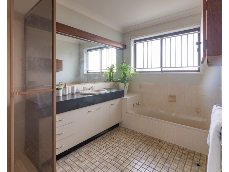 52 Nicholson Street, Greenslopes QLD 4120