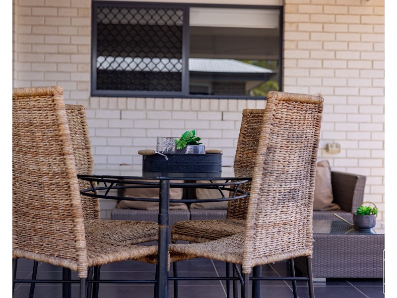 11 Fun Close, Bridgeman Downs QLD 4035