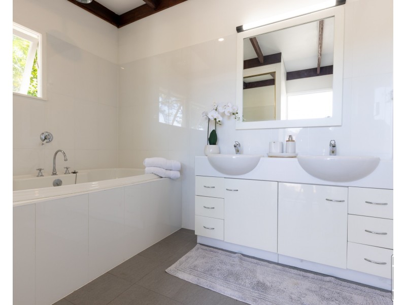 26 Cromarty Street, Kenmore QLD 4069