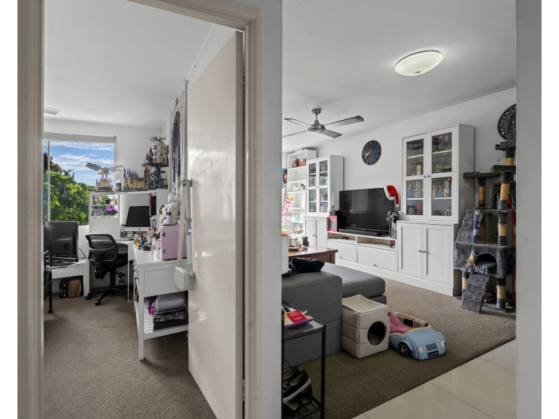 4/15 Barter Avenue, Holland Park QLD 4121