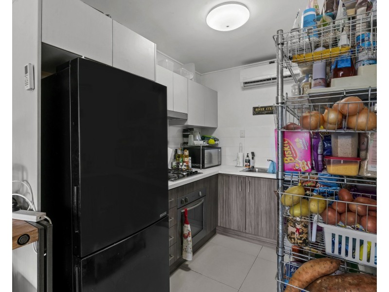 4/15 Barter Avenue, Holland Park QLD 4121