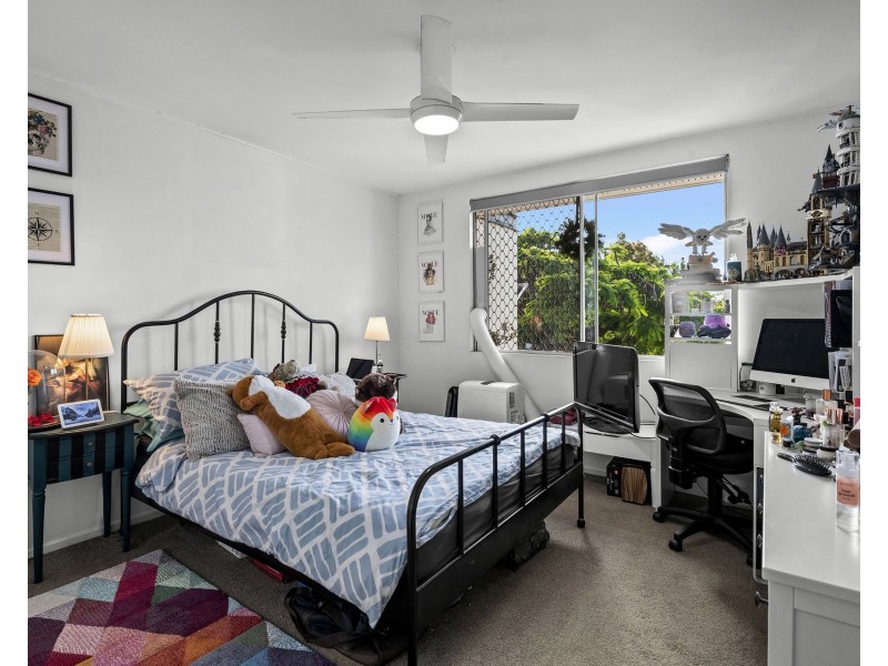 4/15 Barter Avenue, Holland Park QLD 4121