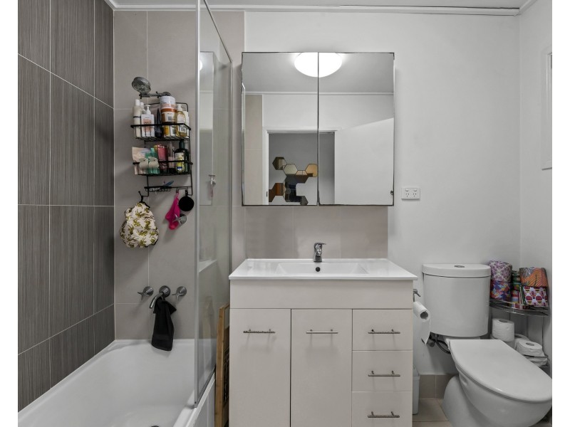 4/15 Barter Avenue, Holland Park QLD 4121