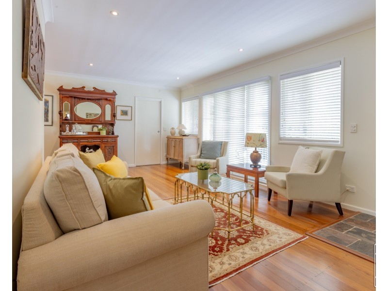 8 Fortrose Street, Kenmore QLD 4069