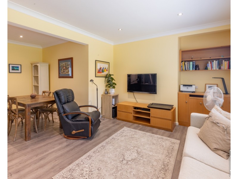 8 Fortrose Street, Kenmore QLD 4069