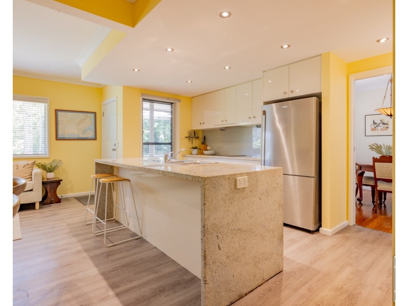 8 Fortrose Street, Kenmore QLD 4069