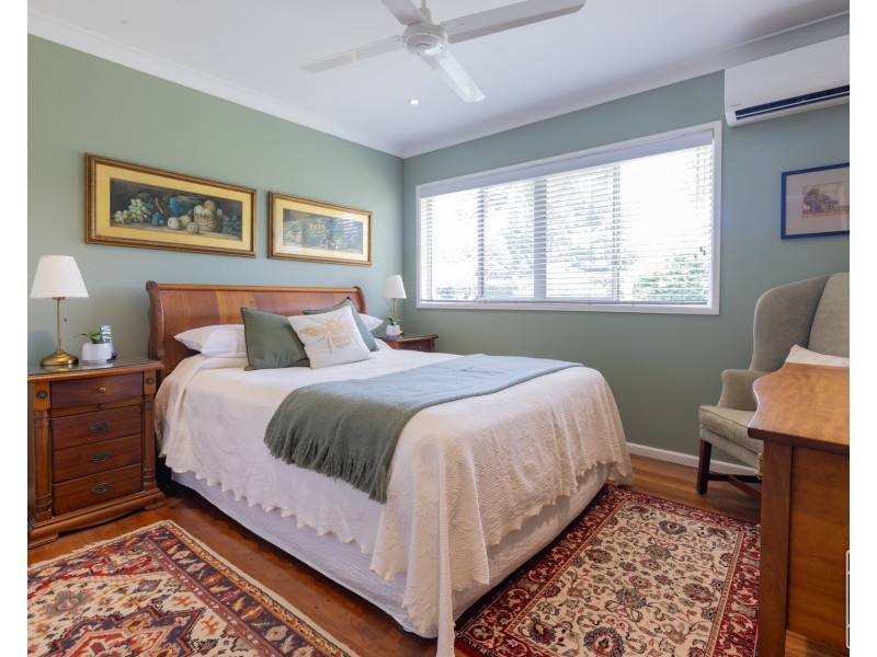 8 Fortrose Street, Kenmore QLD 4069