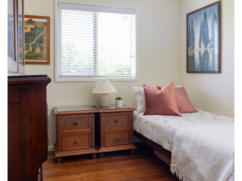 8 Fortrose Street, Kenmore QLD 4069