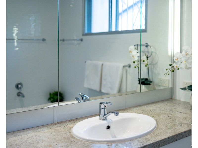 8 Fortrose Street, Kenmore QLD 4069