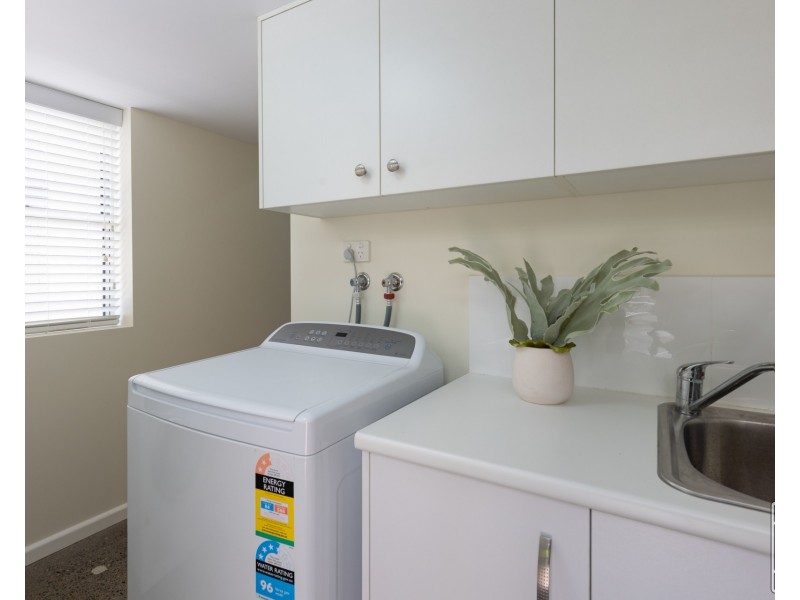 8 Fortrose Street, Kenmore QLD 4069