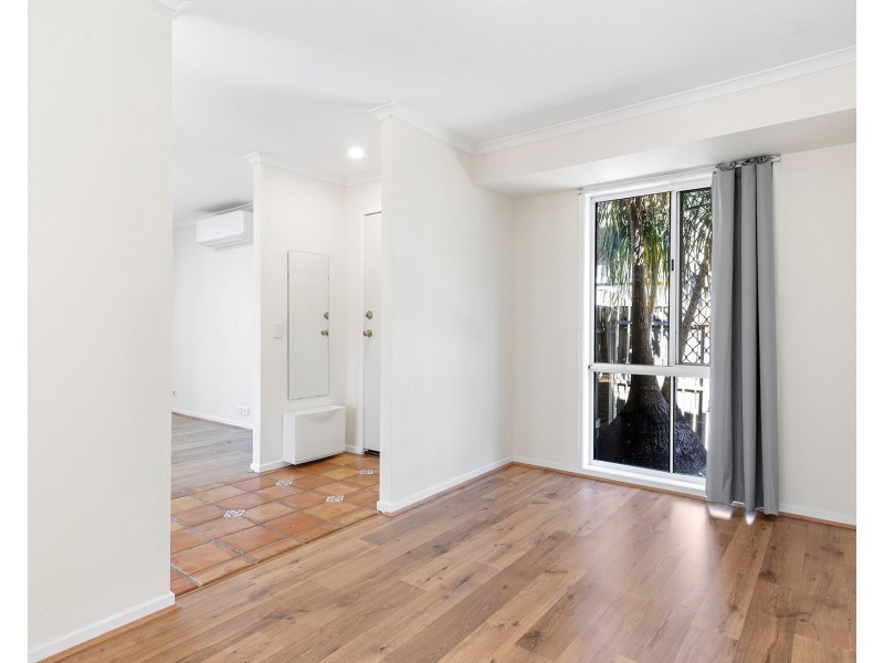 37 McPherson Road, Sinnamon Park QLD 4073