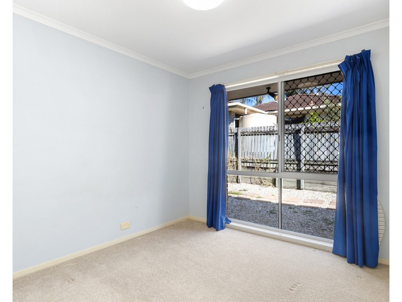 37 McPherson Road, Sinnamon Park QLD 4073