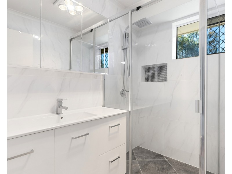 37 McPherson Road, Sinnamon Park QLD 4073